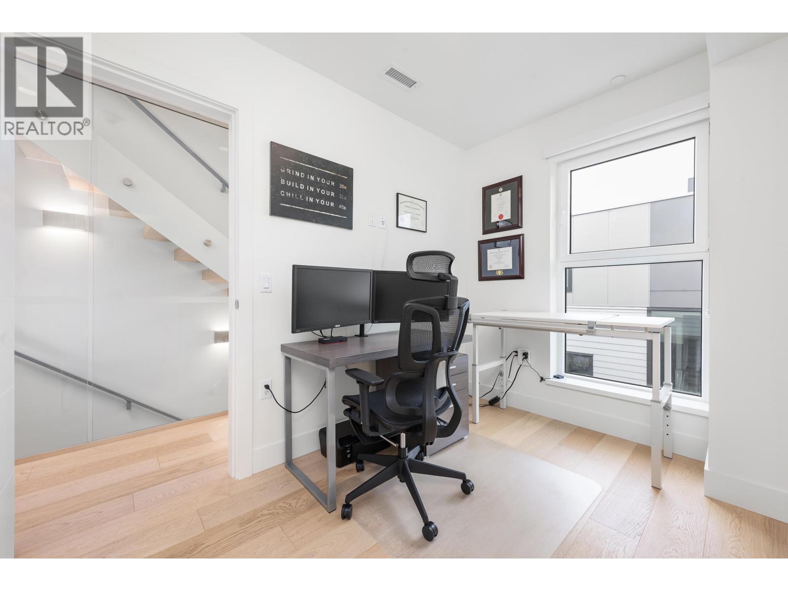 138 W Woodstock Avenue, Vancouver, British Columbia  V5Y 0N1 - Photo 14 - R3083398