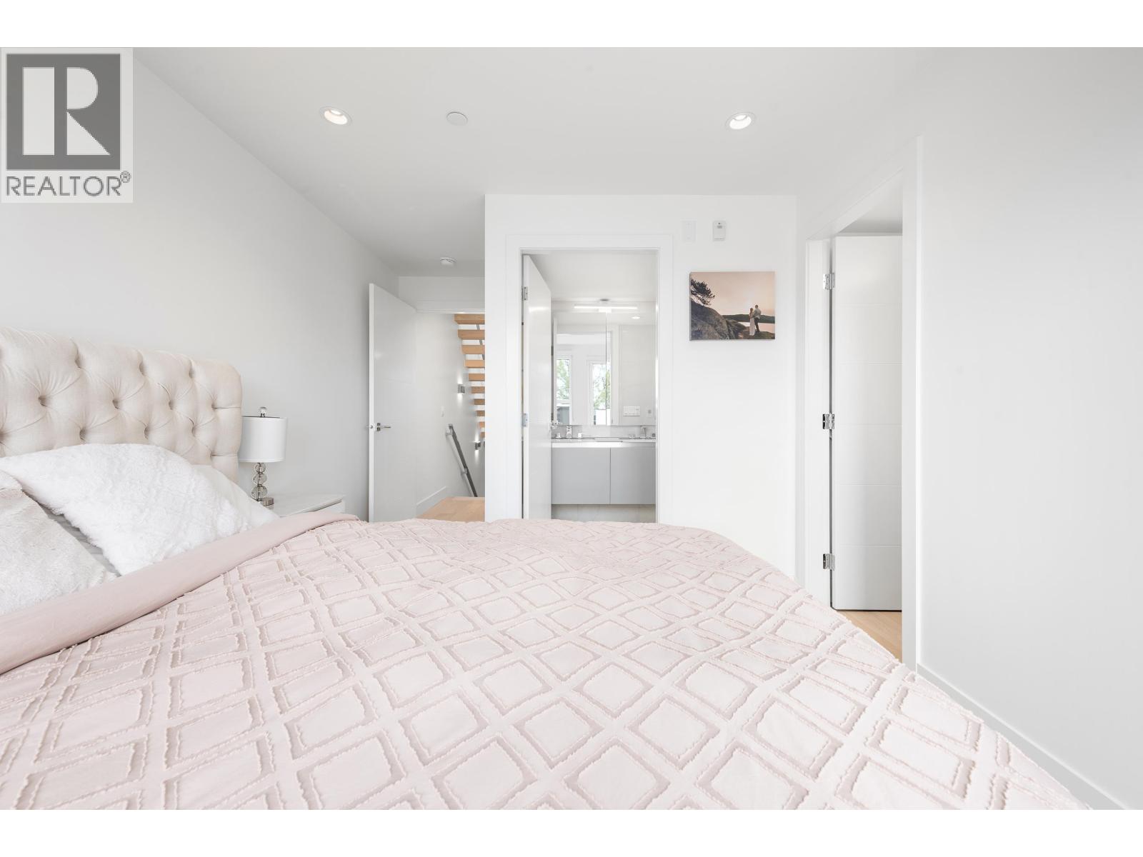 138 W Woodstock Avenue, Vancouver, British Columbia  V5Y 0N1 - Photo 21 - R3083398