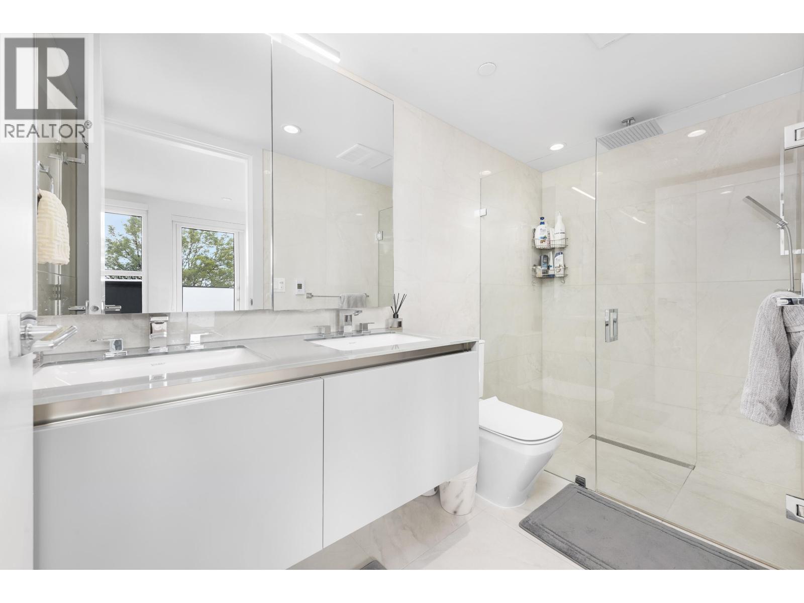 138 W Woodstock Avenue, Vancouver, British Columbia  V5Y 0N1 - Photo 22 - R3083398