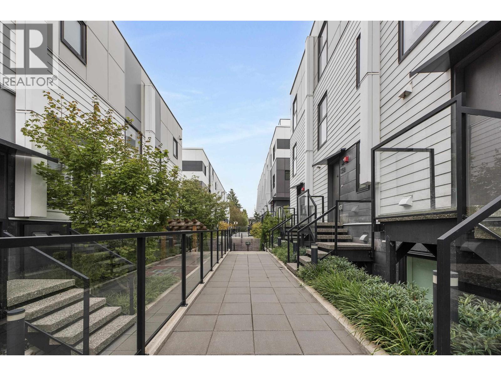 138 W Woodstock Avenue, Vancouver, British Columbia  V5Y 0N1 - Photo 39 - R3083398