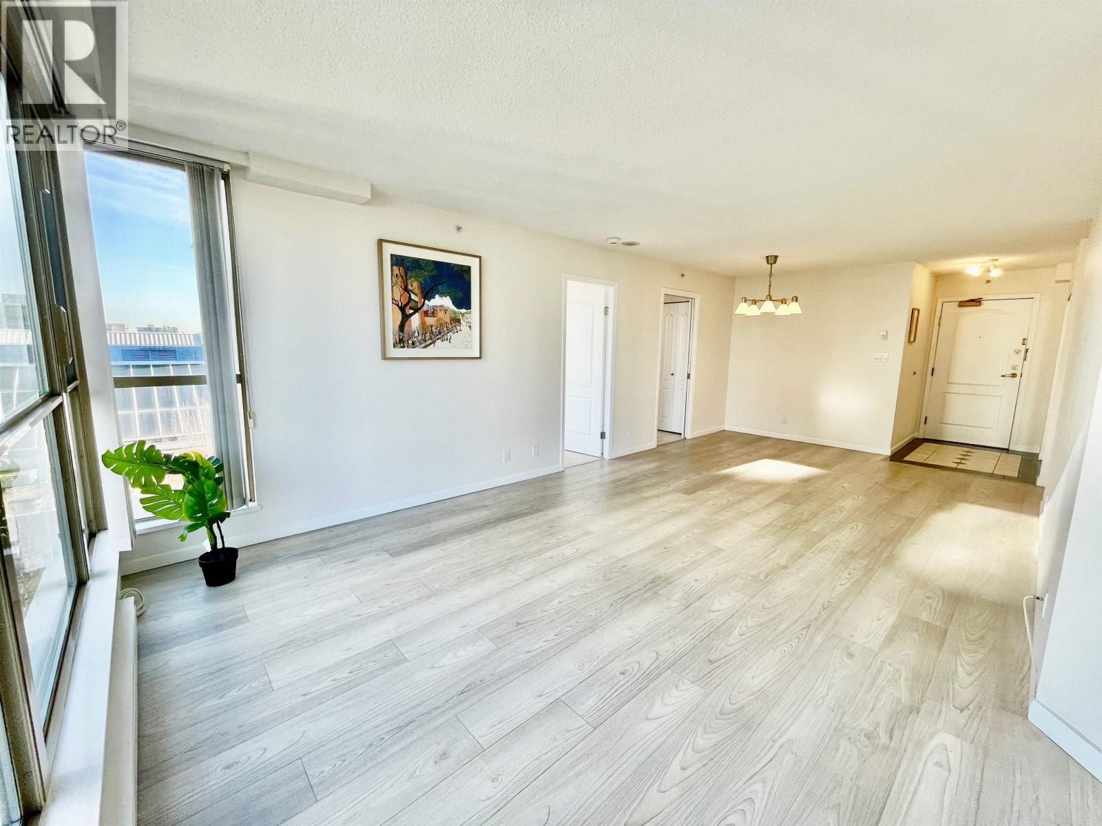 702 6191 Buswell Street, Richmond, British Columbia  V6Y 4C4 - Photo 2 - R3083417