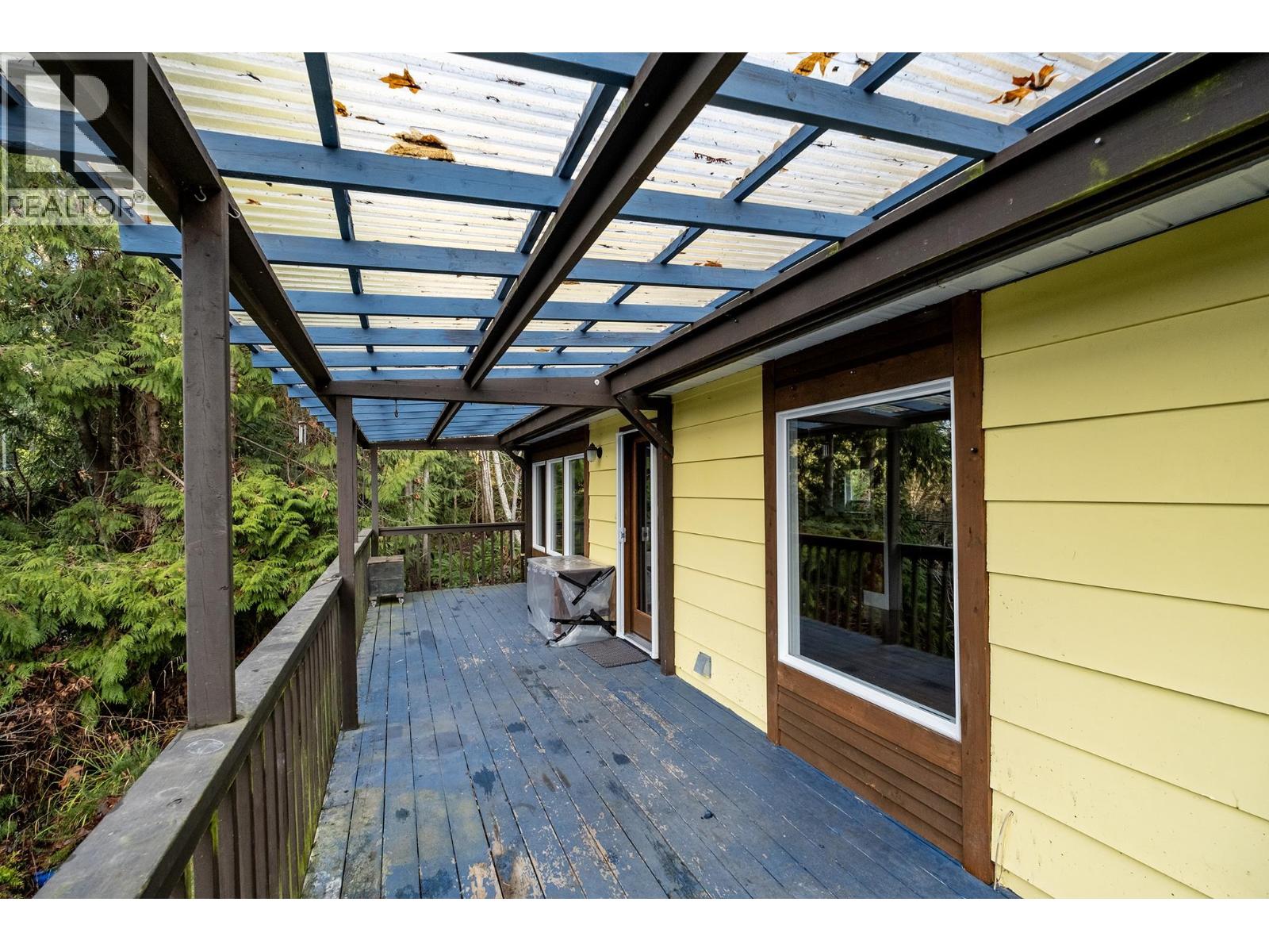 5863 Sandy Hook Road, Sechelt, British Columbia  V7Z 0C8 - Photo 18 - R3083435