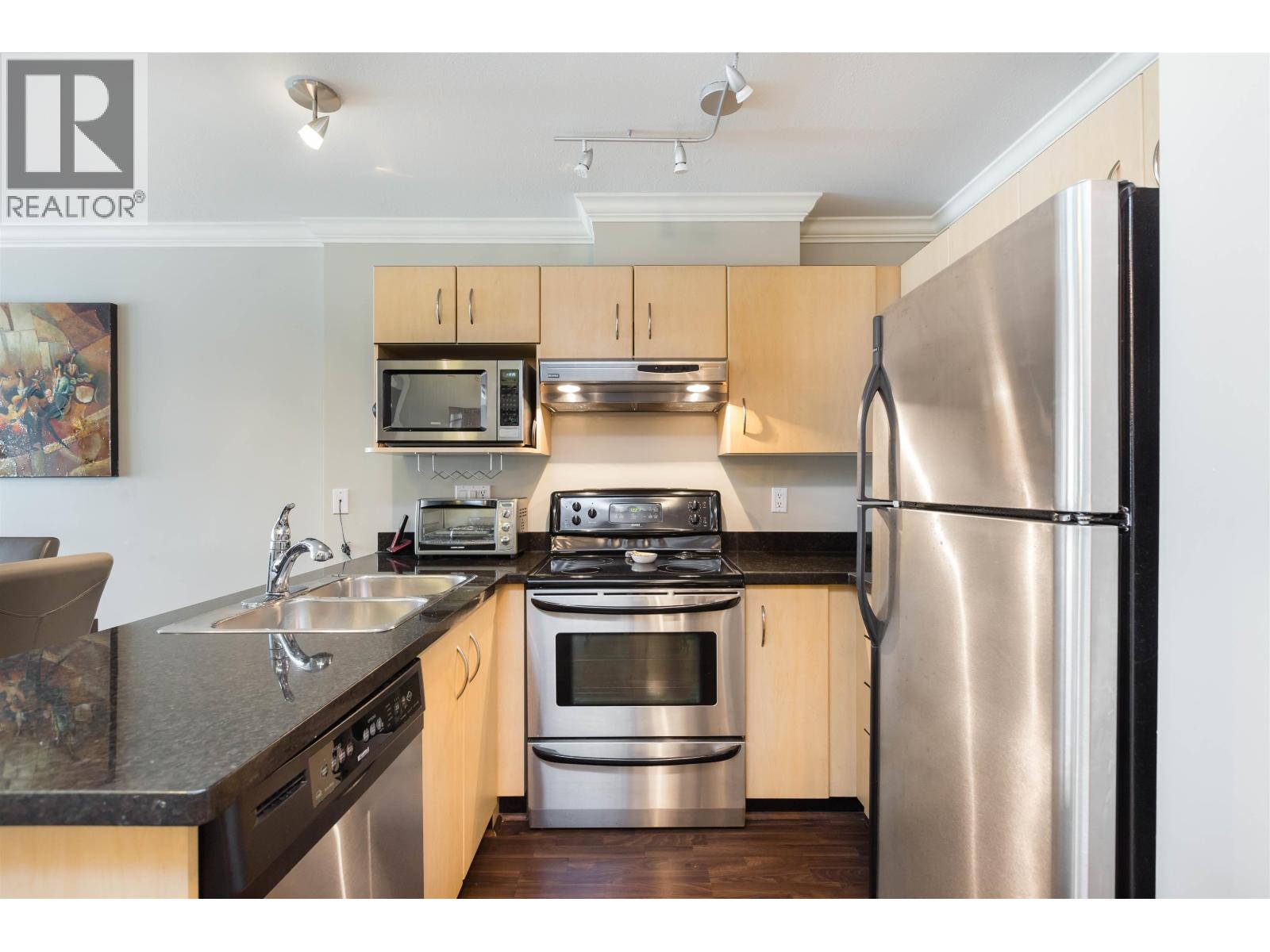 219 332 Lonsdale Avenue, North Vancouver, British Columbia  V7M 3M5 - Photo 10 - R3083455