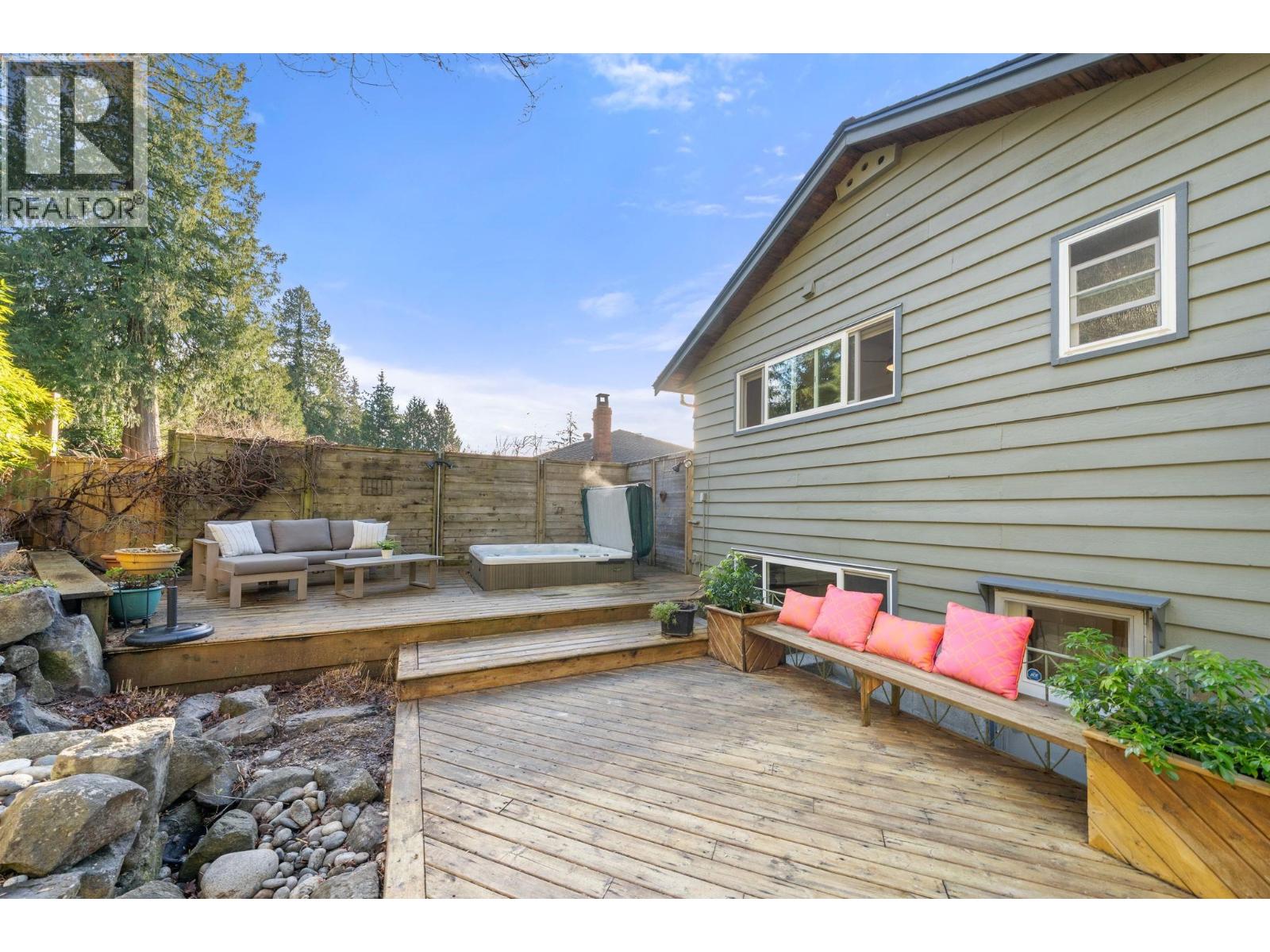 4966 Ranger Avenue, North Vancouver, British Columbia  V7R 3M4 - Photo 21 - R3083226