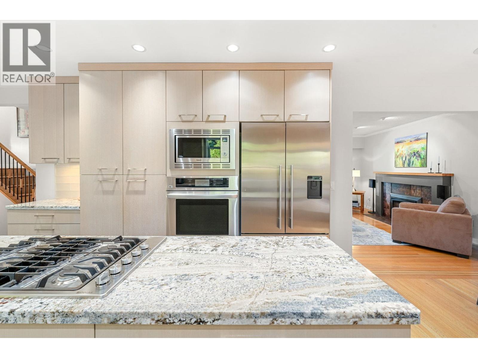 4966 Ranger Avenue, North Vancouver, British Columbia  V7R 3M4 - Photo 8 - R3083226