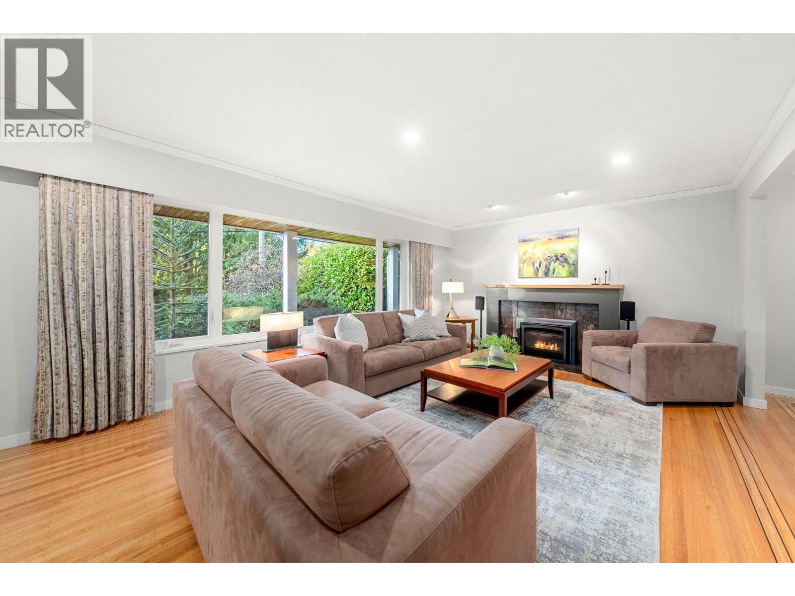 4966 Ranger Avenue, North Vancouver, British Columbia  V7R 3M4 - Photo 12 - R3083226