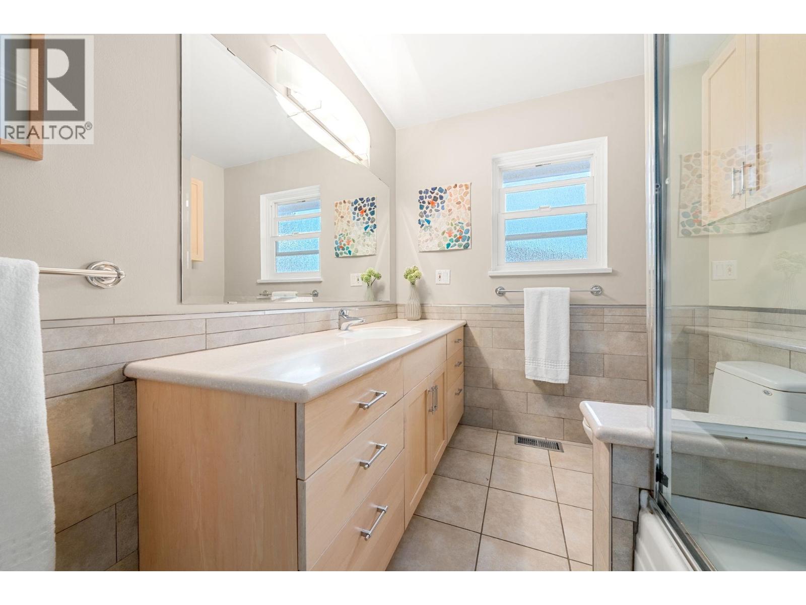 4966 Ranger Avenue, North Vancouver, British Columbia  V7R 3M4 - Photo 32 - R3083226