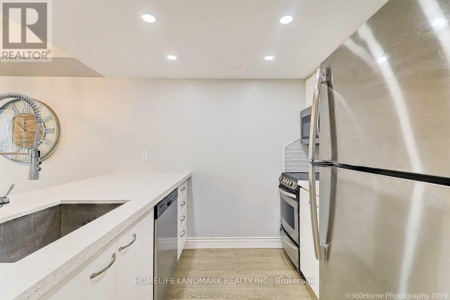 2202 - 38 Elm Street, Toronto, Ontario  M5G 2K5 - Photo 3 - C12731158