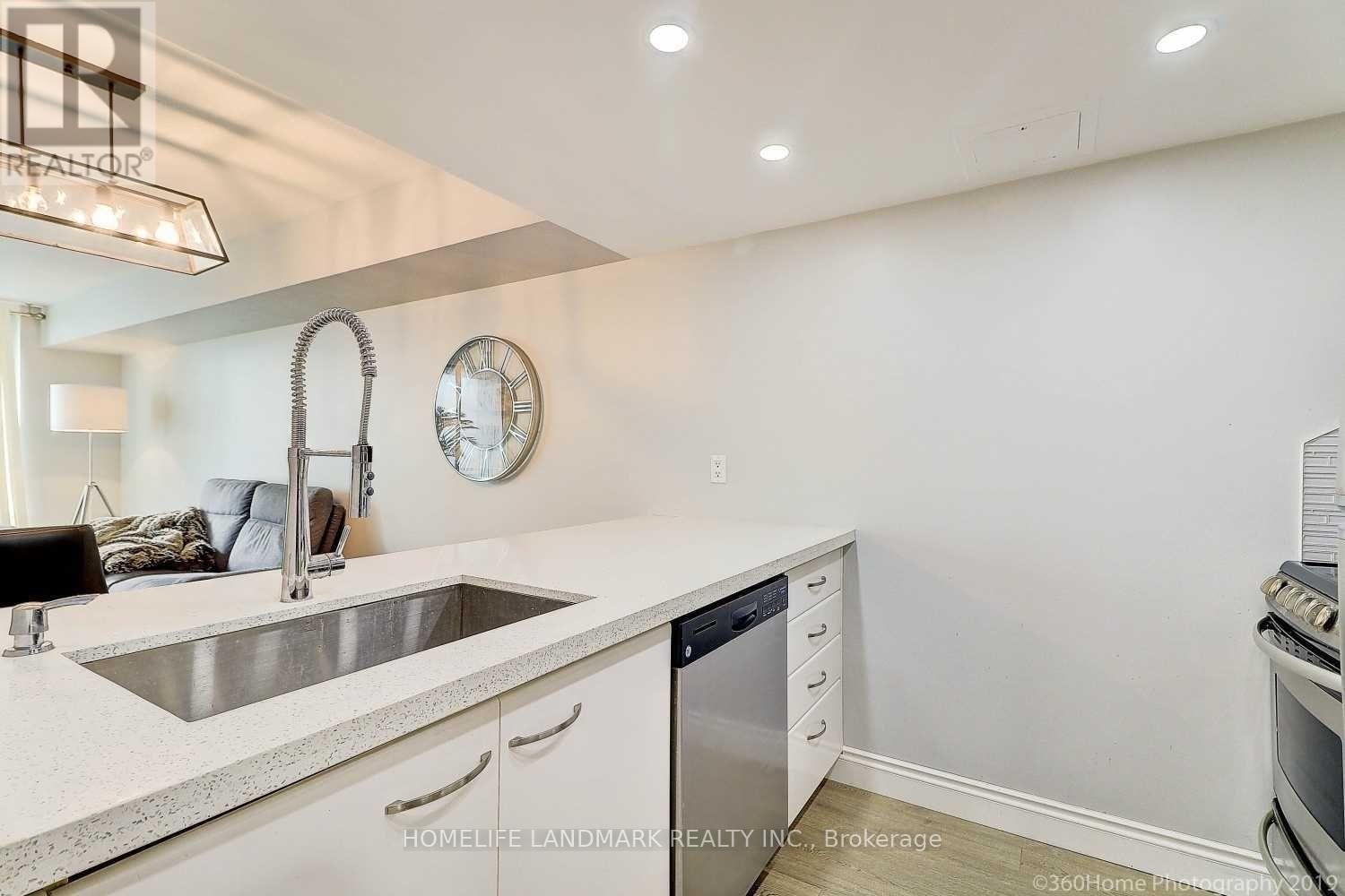 2202 - 38 Elm Street, Toronto, Ontario  M5G 2K5 - Photo 4 - C12731158