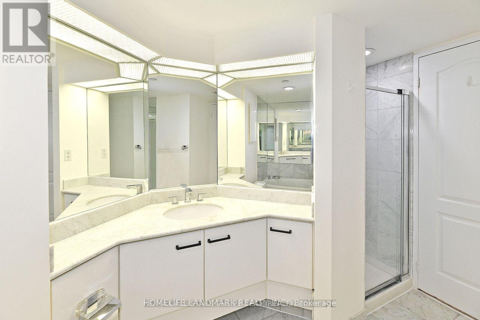 2202 - 38 Elm Street, Toronto, Ontario  M5G 2K5 - Photo 7 - C12731158