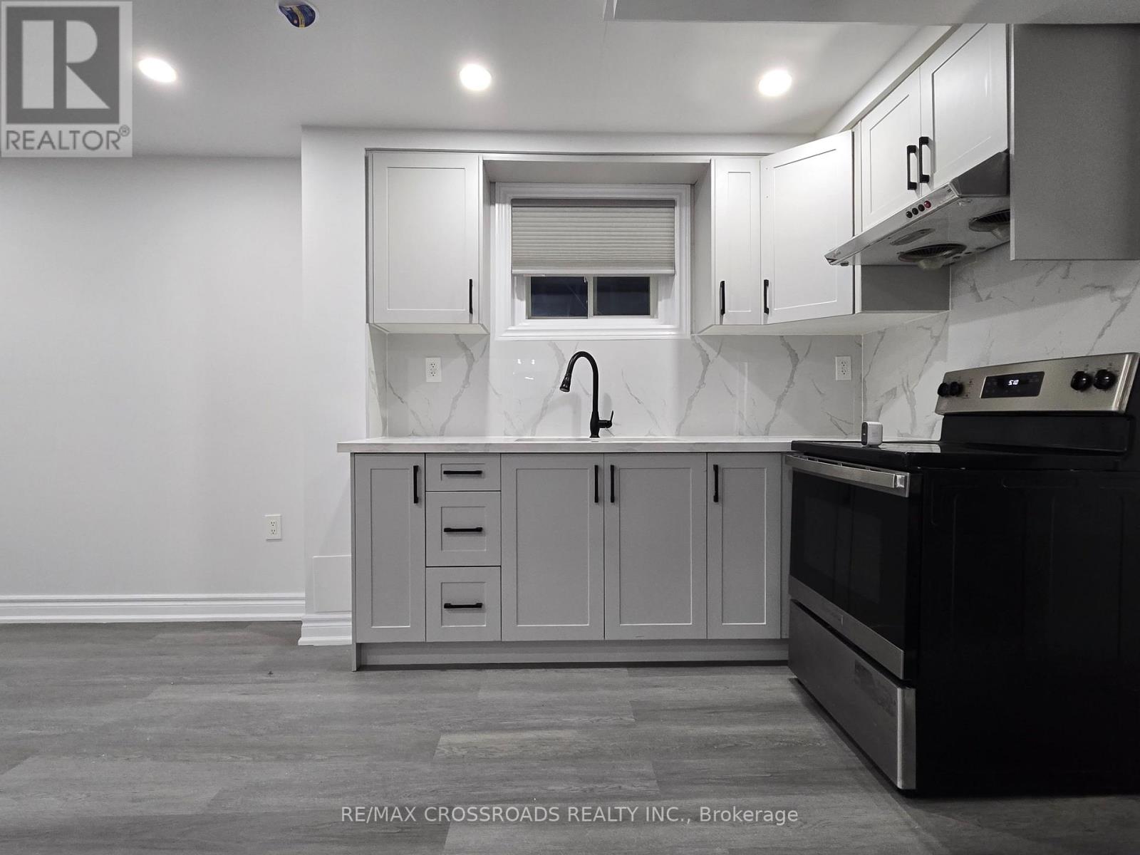 Lower/bsmt - 3265 Turnstone Boulevard, Pickering, Ontario  L1X 0N2 - Photo 5 - E12729000