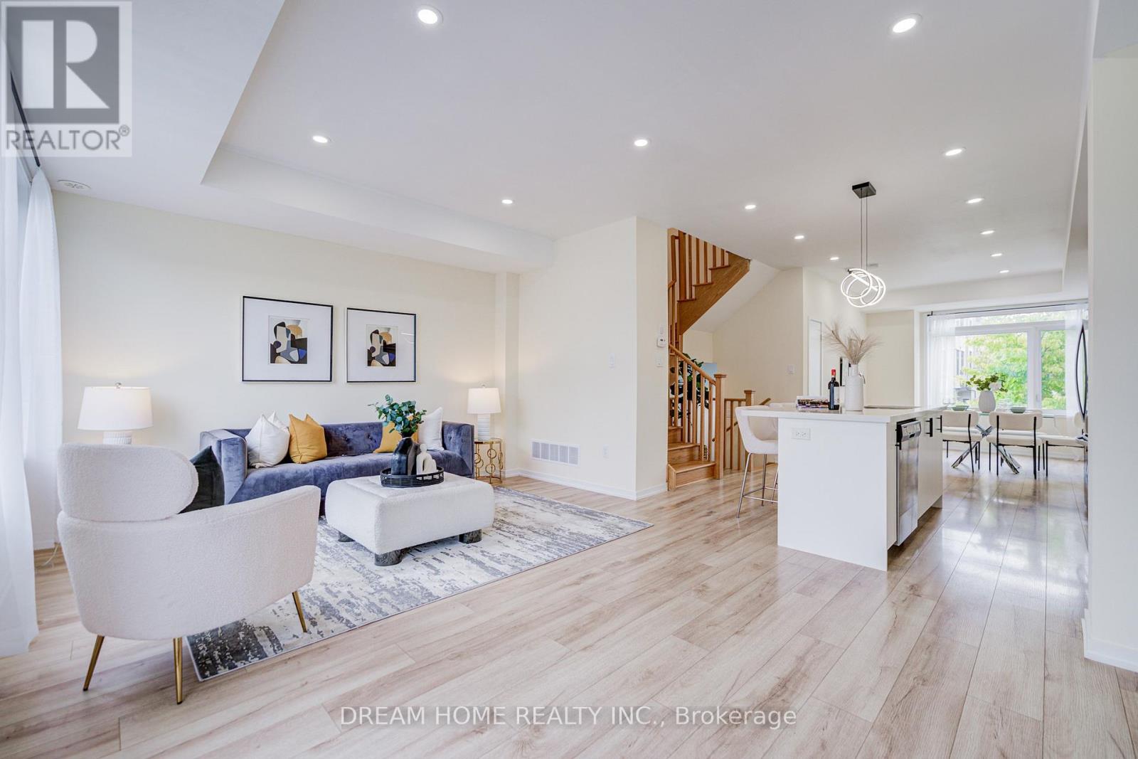 99 Crimson Forest Drive, Vaughan, Ontario  L6A 5C6 - Photo 13 - N12731154