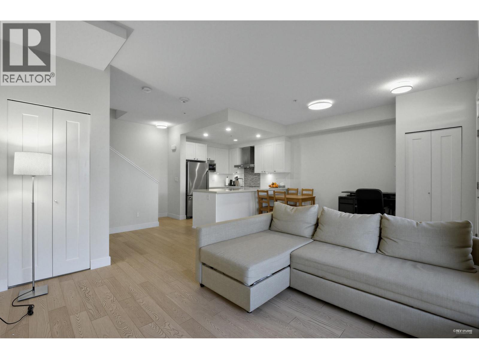 11 3231 Noel Drive, Burnaby, British Columbia  V3J 0H3 - Photo 9 - R3083005