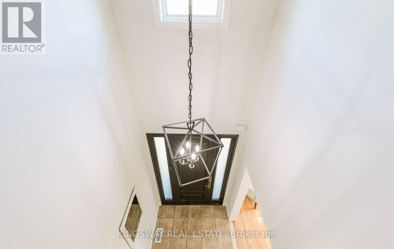 70 Silvervalley Drive, Caledon, Ontario  L7E 2Z1 - Photo 5 - W12729026