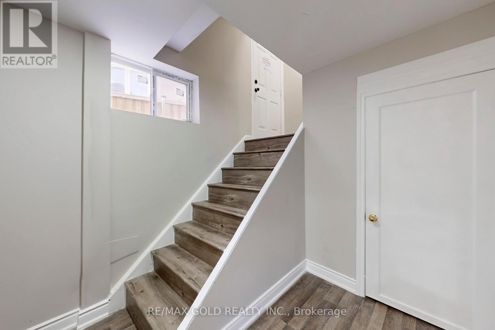 189 Kingsview Boulevard, Toronto, Ontario  M9R 1V7 - Photo 28 - W12731160