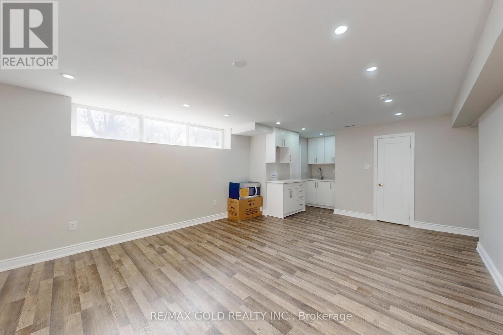 189 Kingsview Boulevard, Toronto, Ontario  M9R 1V7 - Photo 32 - W12731160