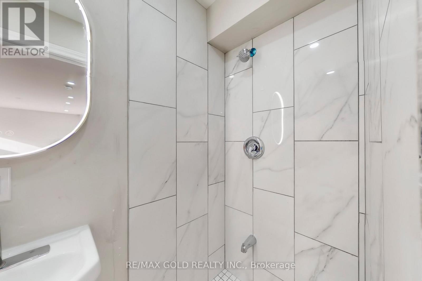 189 Kingsview Boulevard, Toronto, Ontario  M9R 1V7 - Photo 35 - W12731160