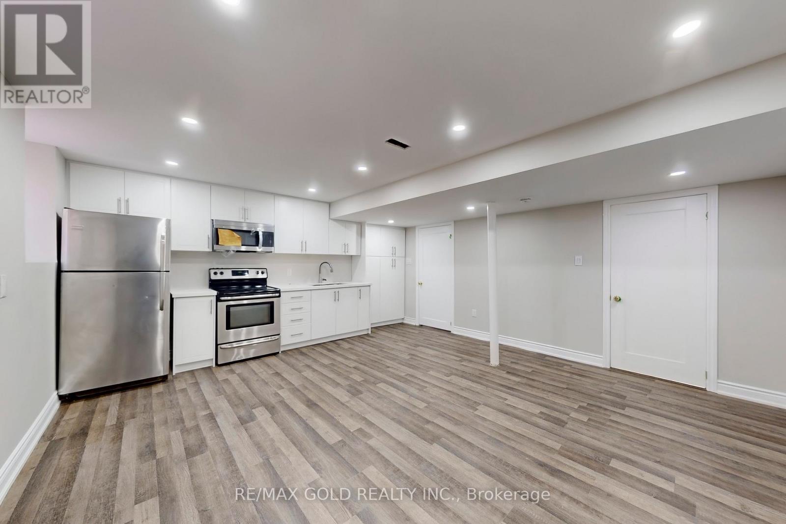 189 Kingsview Boulevard, Toronto, Ontario  M9R 1V7 - Photo 37 - W12731160