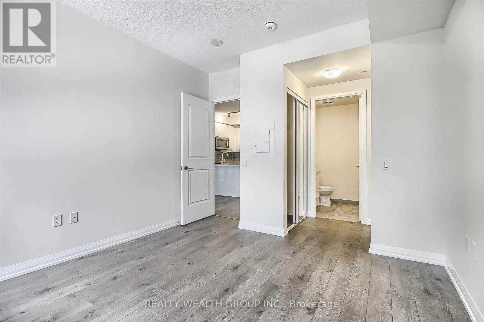 1114 - 35 Watergarden Drive, Mississauga, Ontario  L5R 1B2 - Photo 15 - W12731164