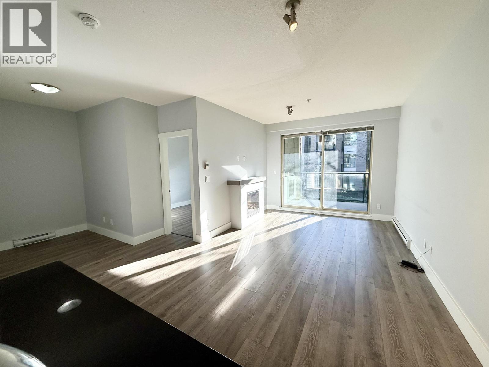 215 7478 Byrnepark Walk, Burnaby, British Columbia  V3N 0B5 - Photo 2 - R3031538