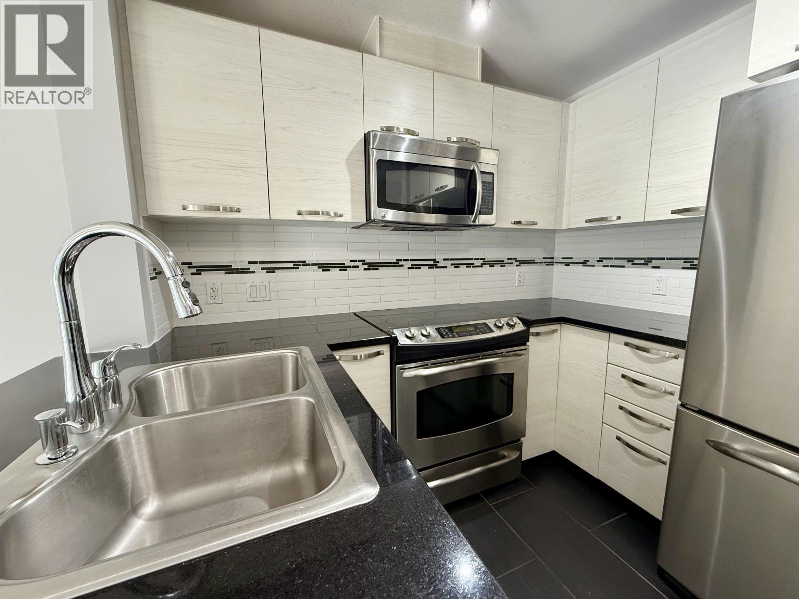 215 7478 Byrnepark Walk, Burnaby, British Columbia  V3N 0B5 - Photo 7 - R3031538