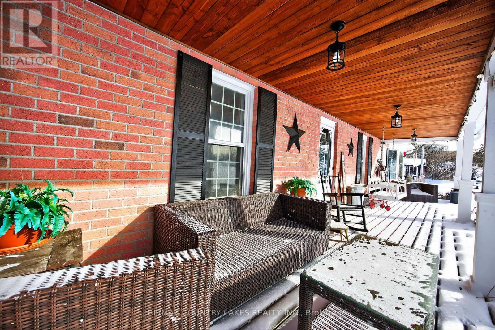 672 Simcoe Street, Brock, Ontario  L0K 1A0 - Photo 5 - N12730212