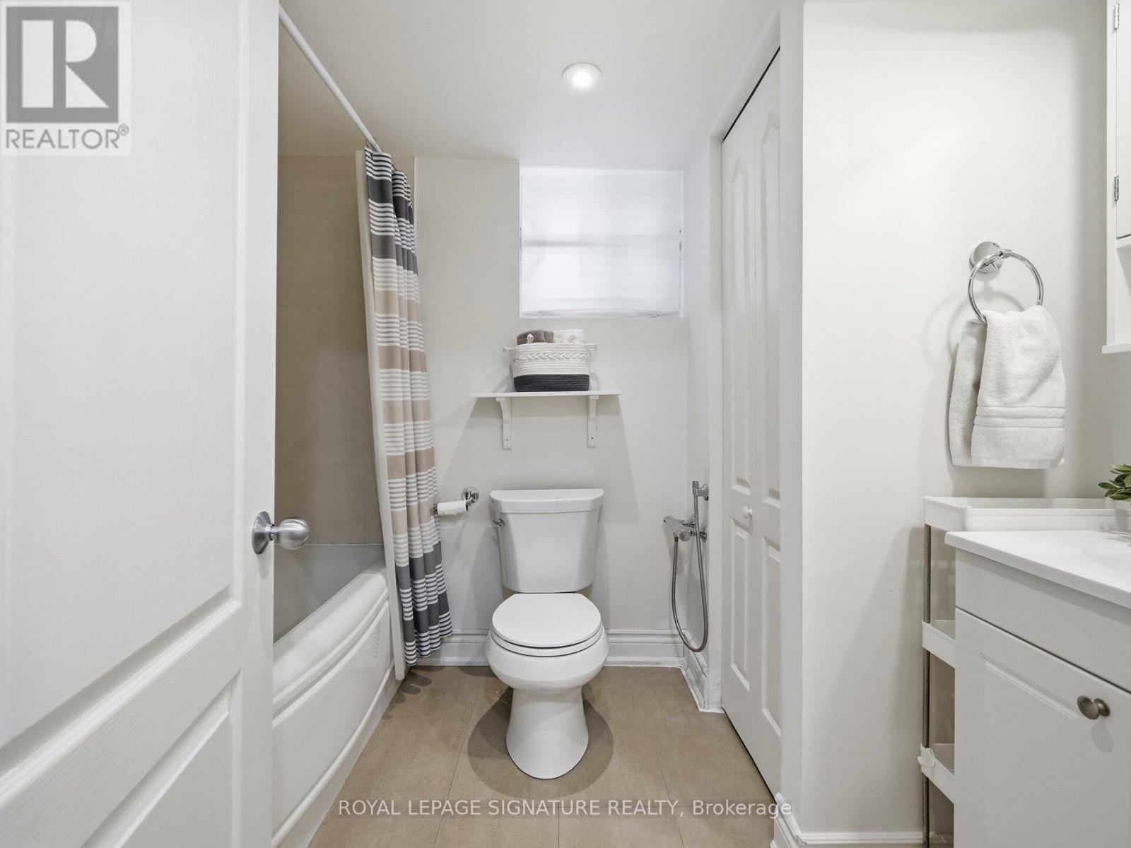 205 Prince Edward Drive S, Toronto, Ontario  M8Y 3X1 - Photo 26 - W12730798