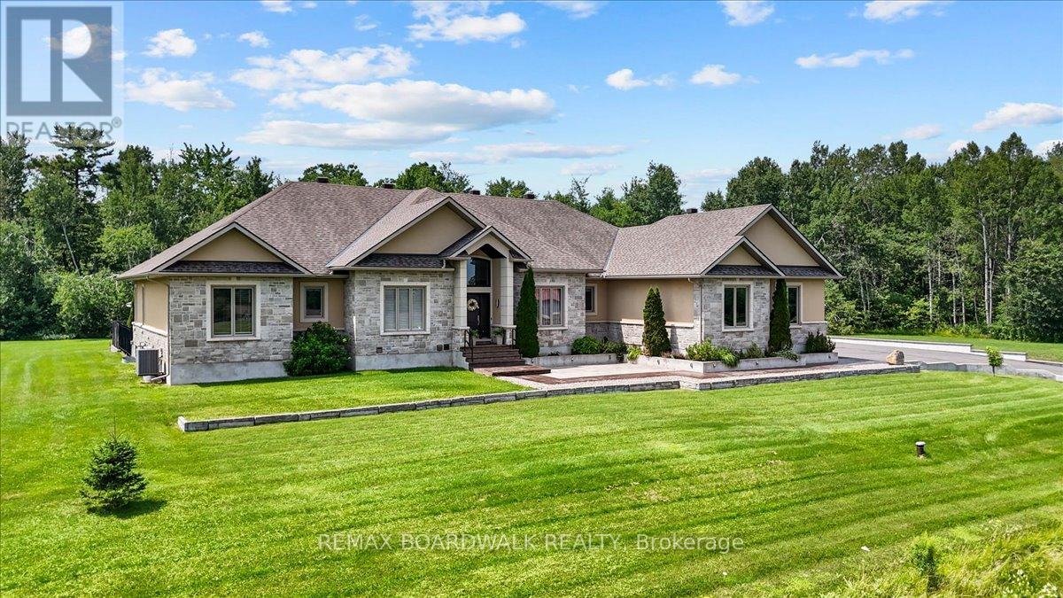 1610 LINKLAND COURT, Ottawa, Ontario