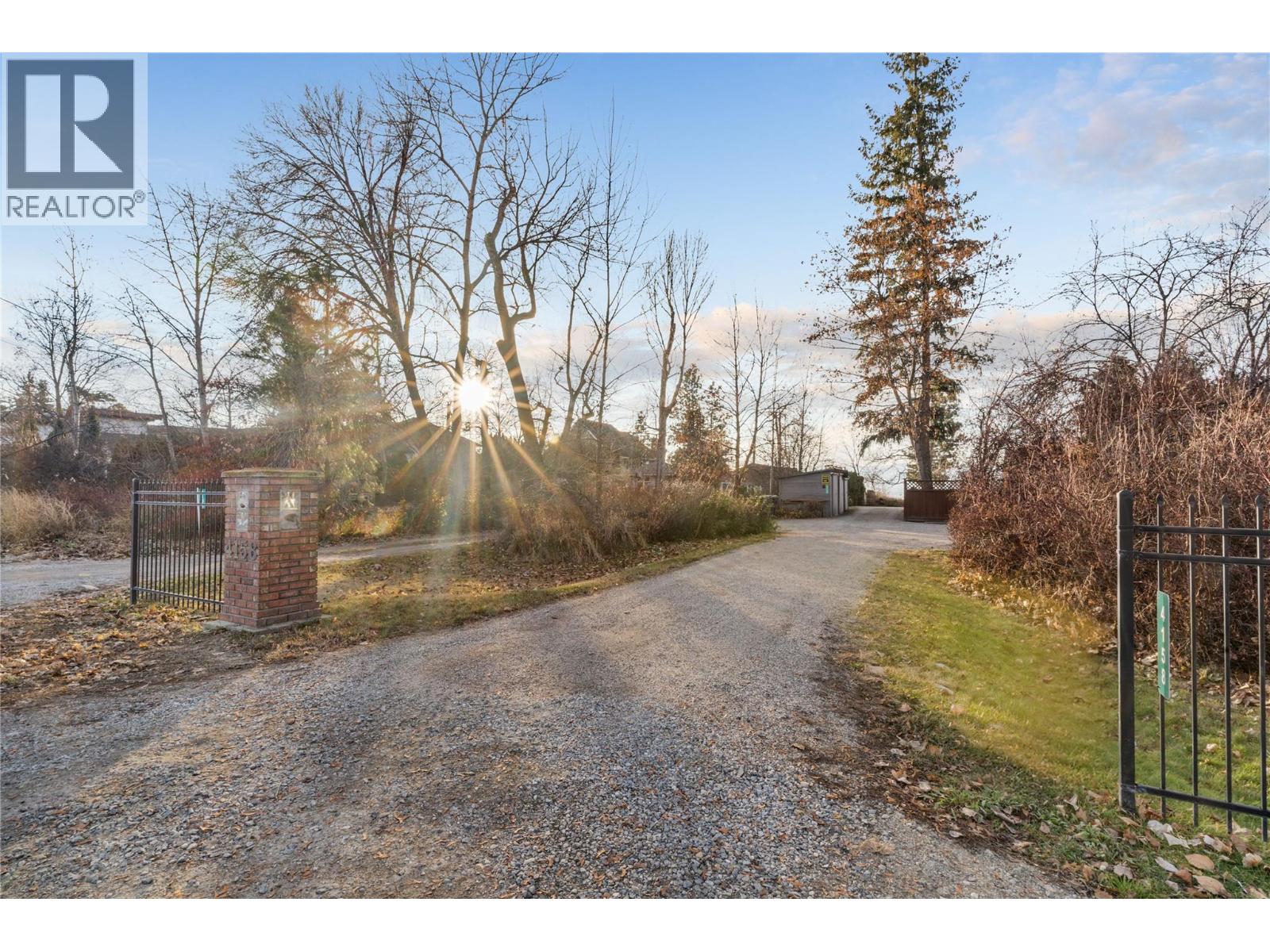 4164 Lakeshore Road, Kelowna, British Columbia  V1W 1V9 - Photo 35 - 10373808