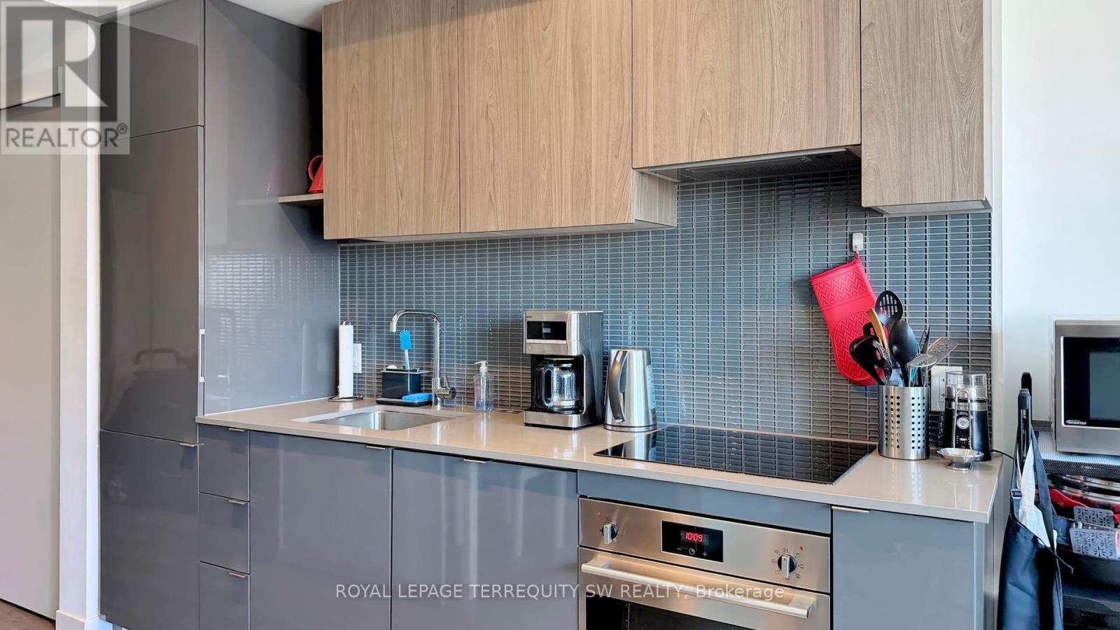 2201 - 161 Roehampton Avenue, Toronto, Ontario  M4P 0C8 - Photo 5 - C12731196