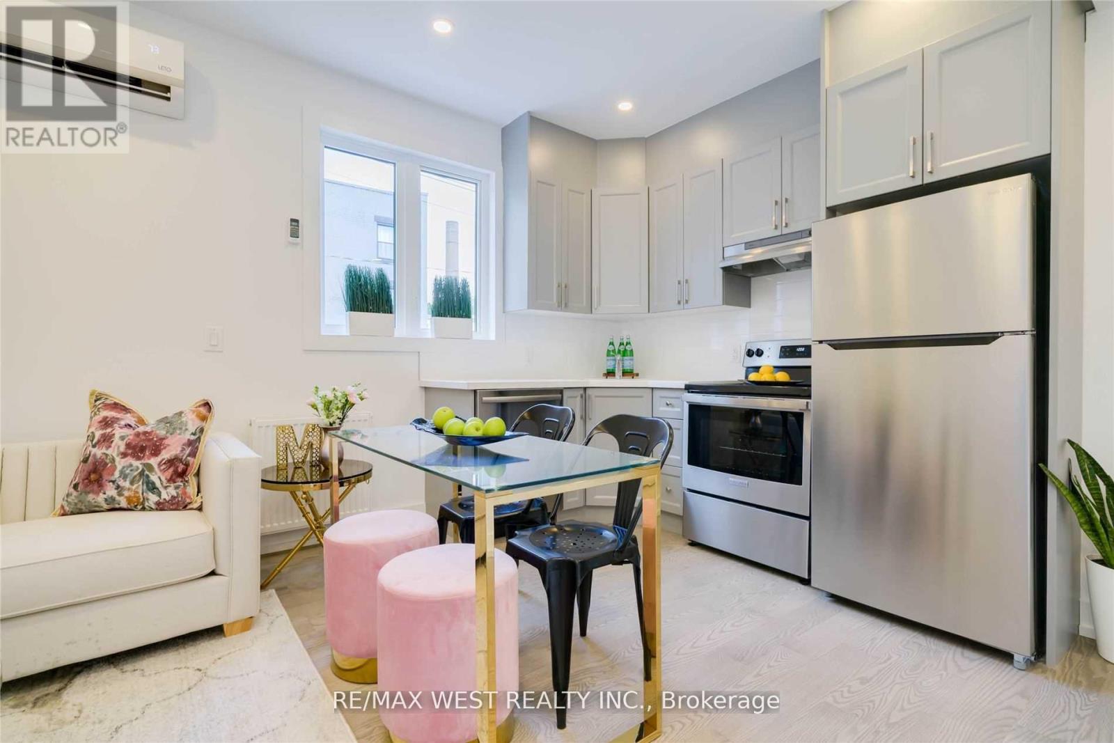 Main - 129 Curzon Street, Toronto, Ontario  M4M 3B3 - Photo 4 - E12731178