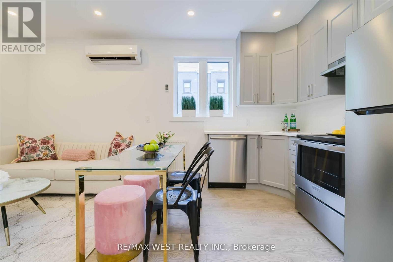 Main - 129 Curzon Street, Toronto, Ontario  M4M 3B3 - Photo 5 - E12731178