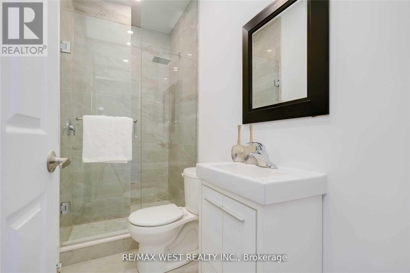 Main - 129 Curzon Street, Toronto, Ontario  M4M 3B3 - Photo 7 - E12731178