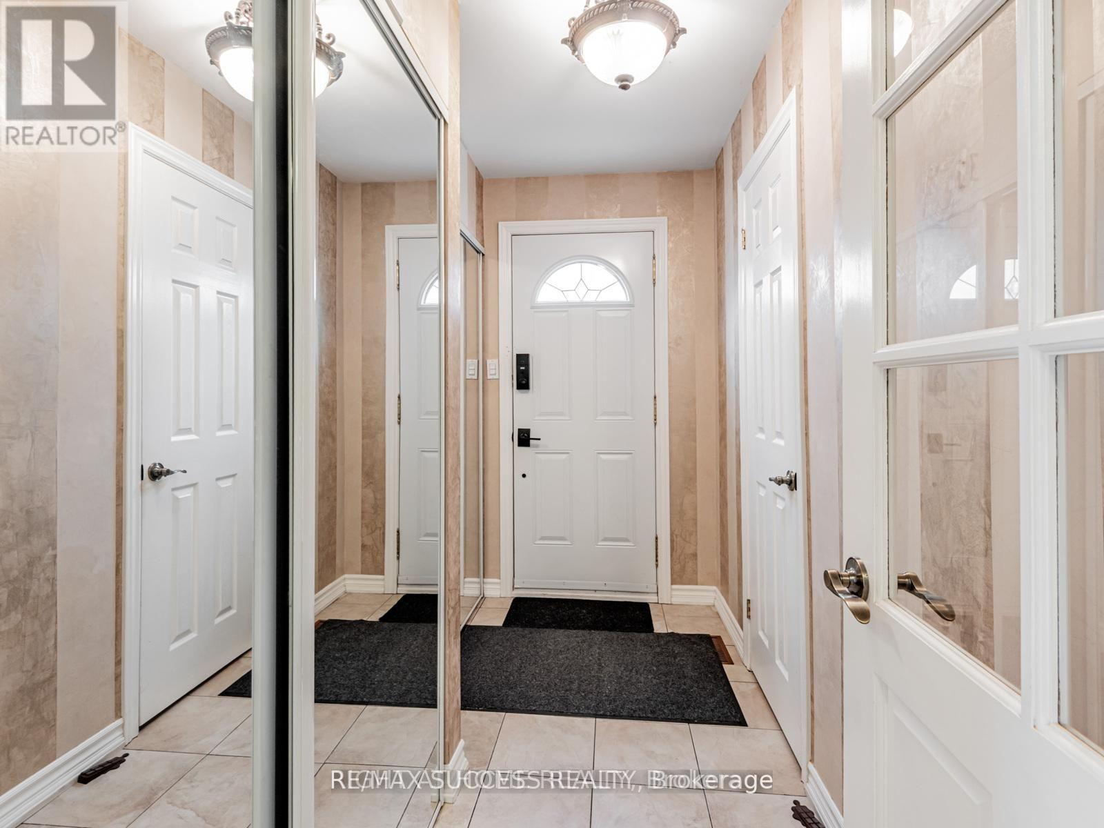 Basement - 7 Point O'woods Drive, Vaughan, Ontario  L4K 2E1 - Photo 3 - N12731194