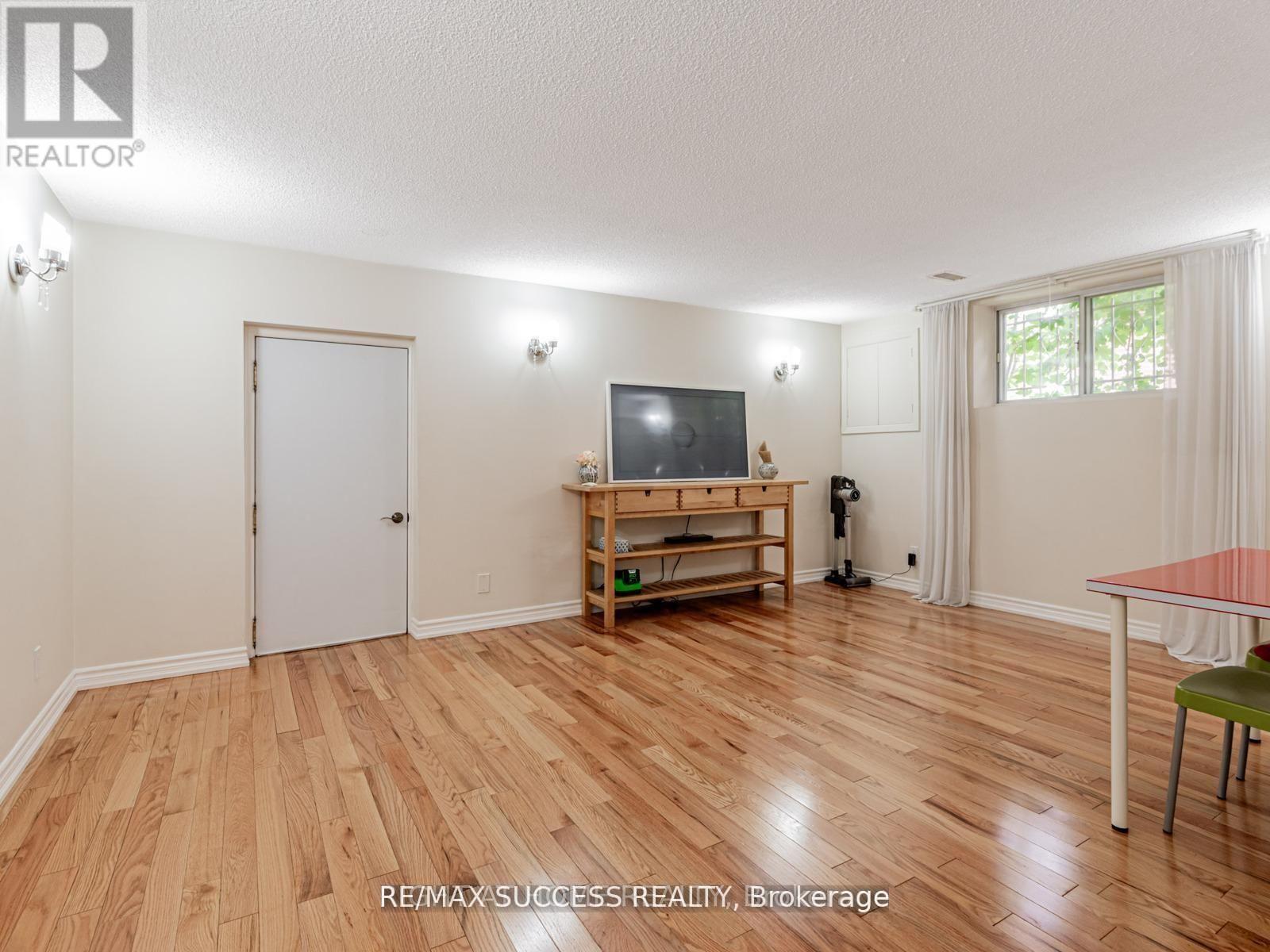 Basement - 7 Point O'woods Drive, Vaughan, Ontario  L4K 2E1 - Photo 7 - N12731194