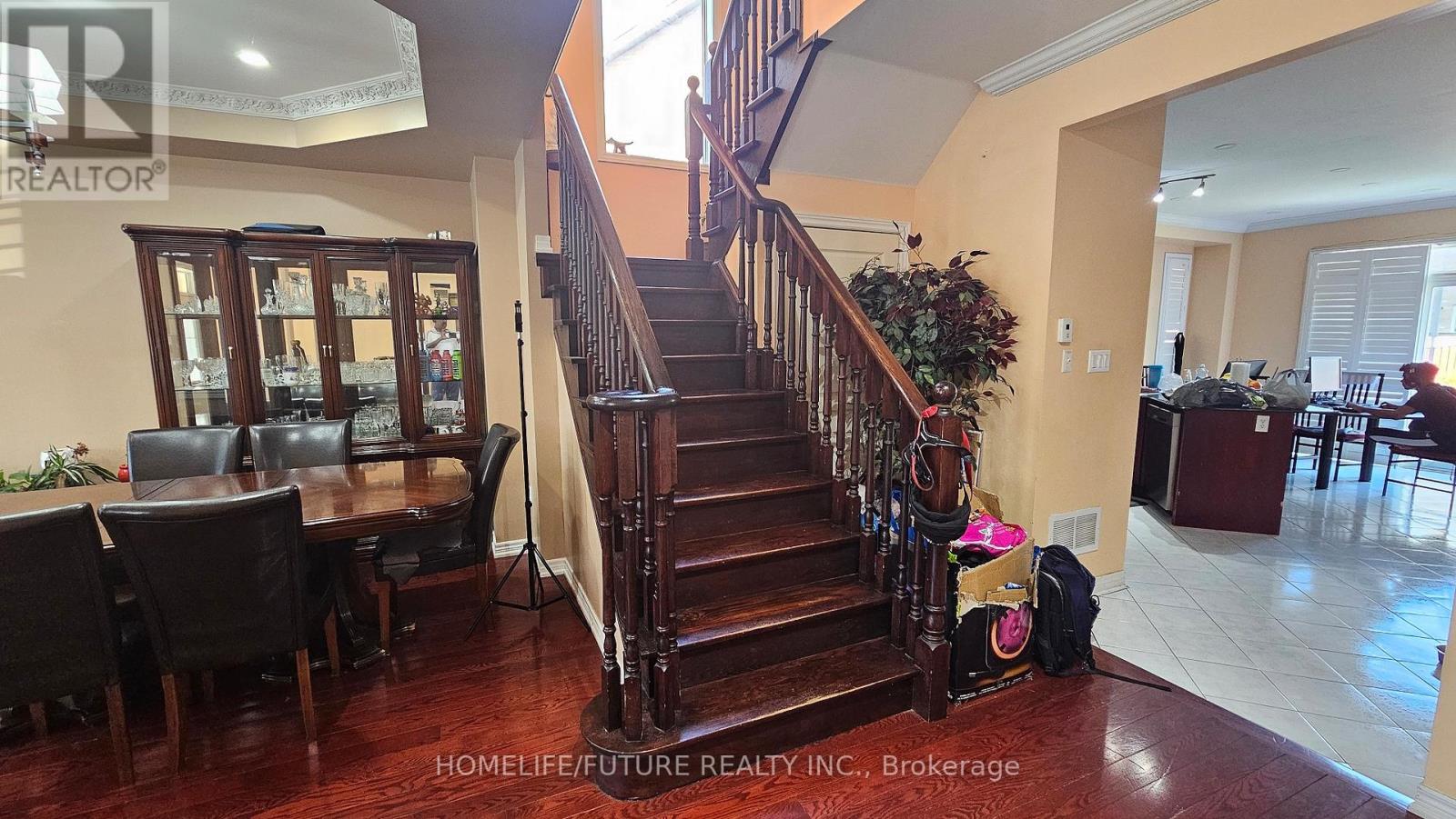 Main & 2nd Floor - 33 Silkgrove Terrace, Markham, Ontario  L6E 1P7 - Photo 2 - N12731218