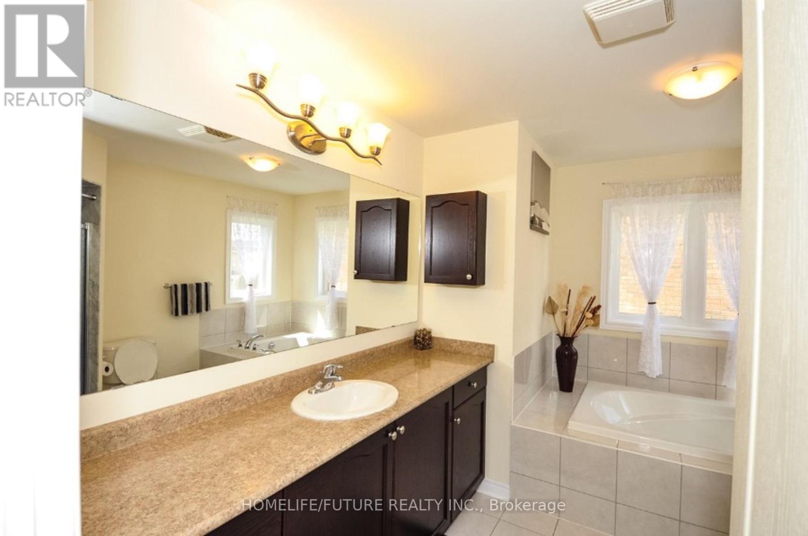 Main & 2nd Floor - 33 Silkgrove Terrace, Markham, Ontario  L6E 1P7 - Photo 20 - N12731218