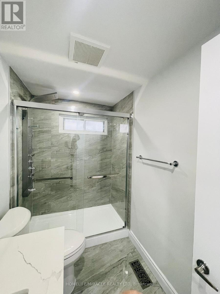 Upper - 45 Elmvale Crescent, Toronto, Ontario  M9V 2B8 - Photo 11 - W12731200