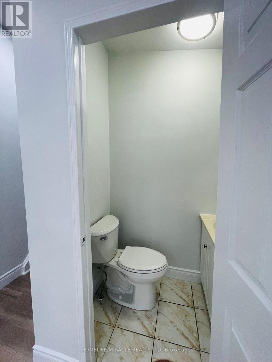 Upper - 45 Elmvale Crescent, Toronto, Ontario  M9V 2B8 - Photo 16 - W12731200