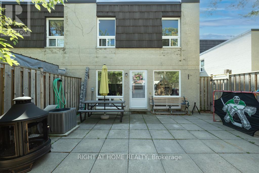 13 - 23 FOUR WINDS DRIVE, Toronto, Ontario