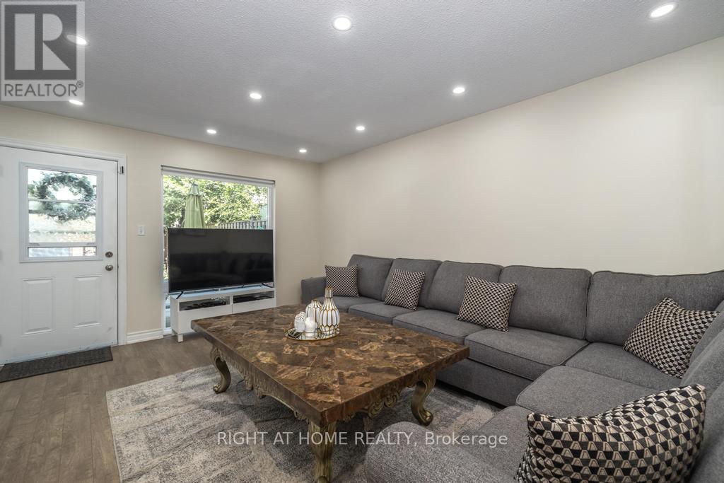 13 - 23 Four Winds Drive, Toronto, Ontario  M3J 1K7 - Photo 11 - W12731226