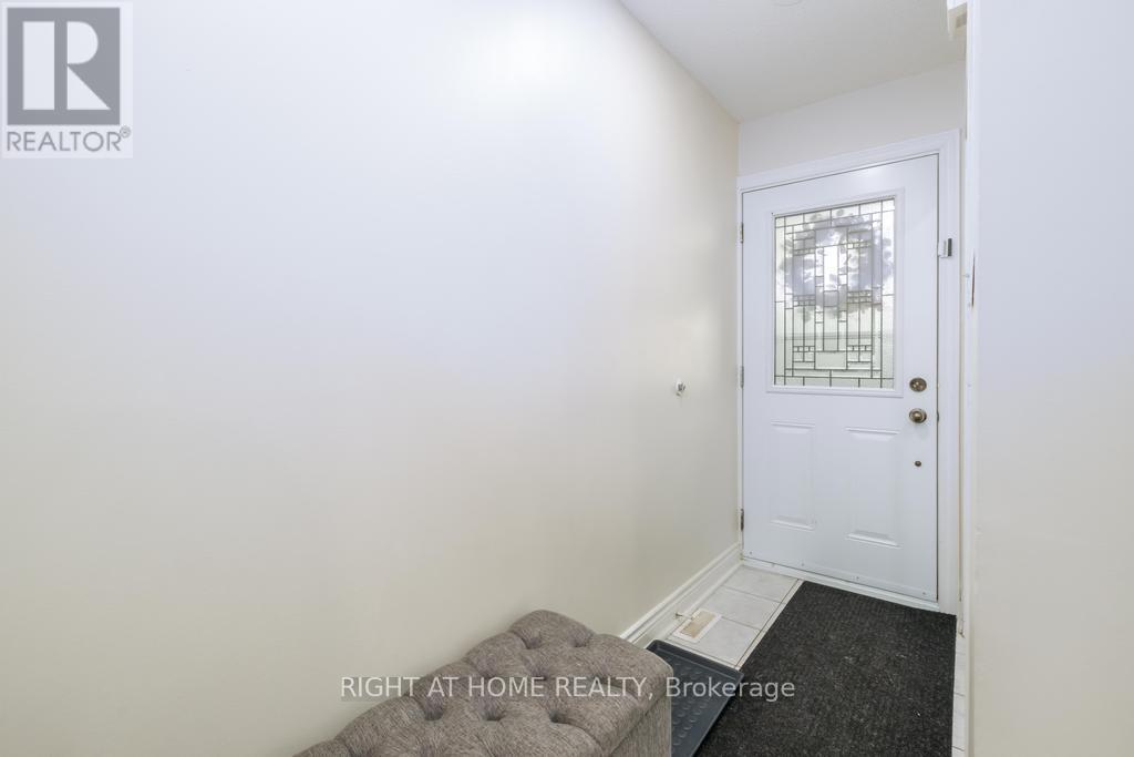 13 - 23 Four Winds Drive, Toronto, Ontario  M3J 1K7 - Photo 2 - W12731226