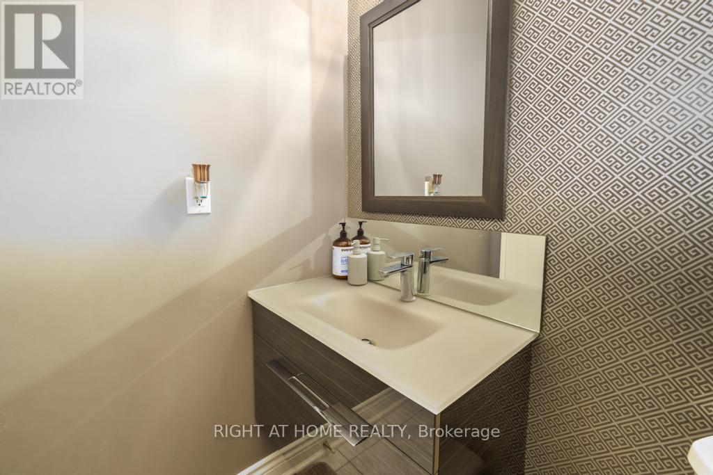 13 - 23 Four Winds Drive, Toronto, Ontario  M3J 1K7 - Photo 4 - W12731226