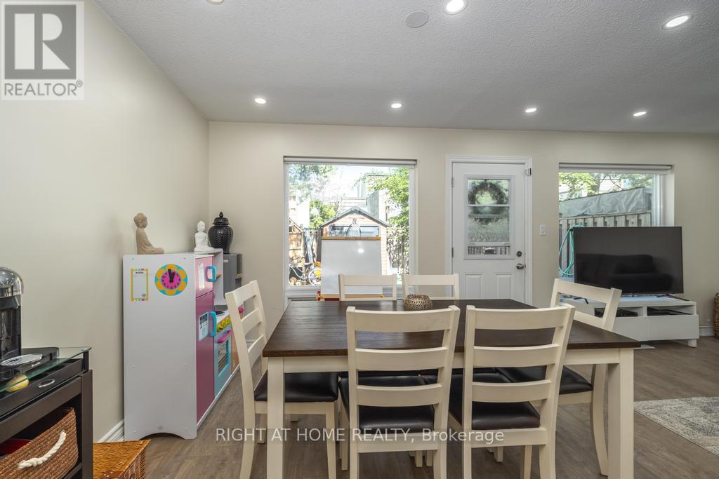 13 - 23 Four Winds Drive, Toronto, Ontario  M3J 1K7 - Photo 8 - W12731226