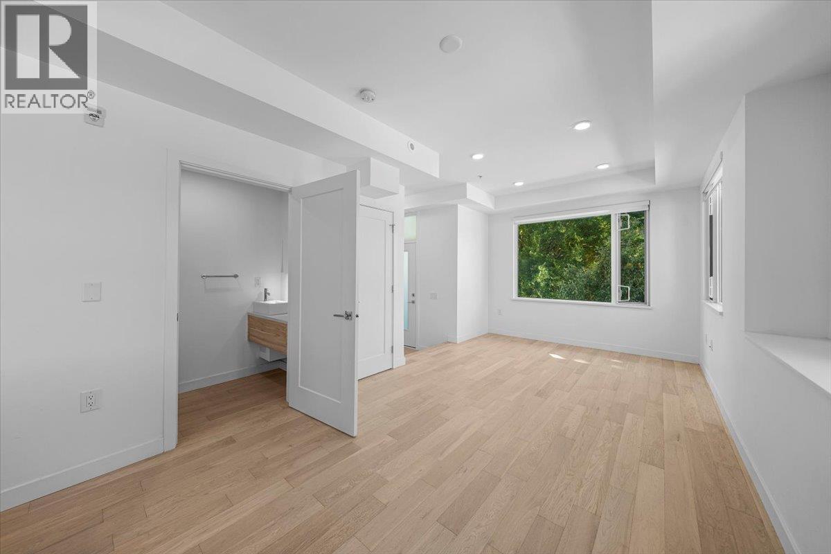 4110 Columbia Street, Vancouver, British Columbia  V5Y 2H9 - Photo 6 - R3082985