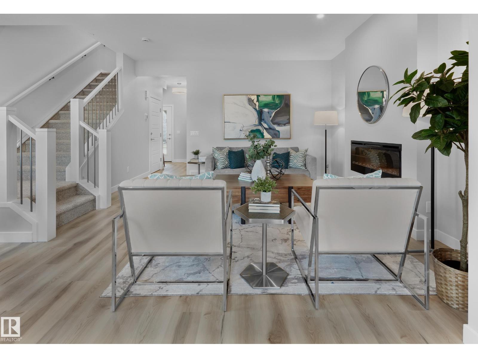 1230 Cristall Wy Sw, Edmonton, Alberta  T6W 5T1 - Photo 4 - E4471124