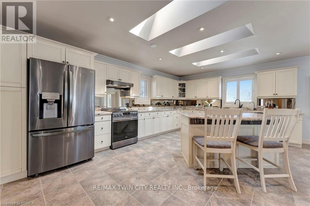 1 Bowen Lane, Brantford, Ontario  N3T 6G3 - Photo 11 - X12731222