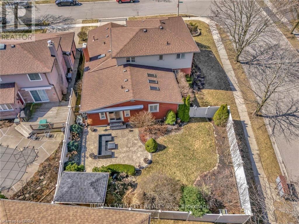 1 Bowen Lane, Brantford, Ontario  N3T 6G3 - Photo 3 - X12731222