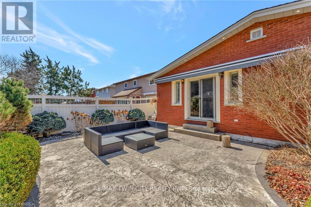 1 Bowen Lane, Brantford, Ontario  N3T 6G3 - Photo 41 - X12731222