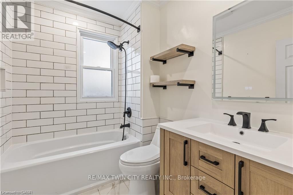 69 Lowrey Avenue N, Cambridge, Ontario  N1R 5A4 - Photo 10 - X12731230